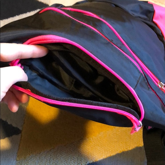 Sling backpack - Picture 3 of 6